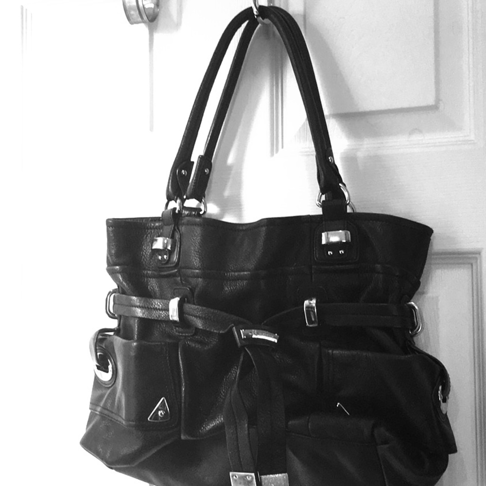 B. Makowsky 100% leather bag